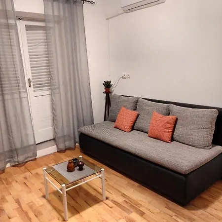 아파트 Aurora Apartman