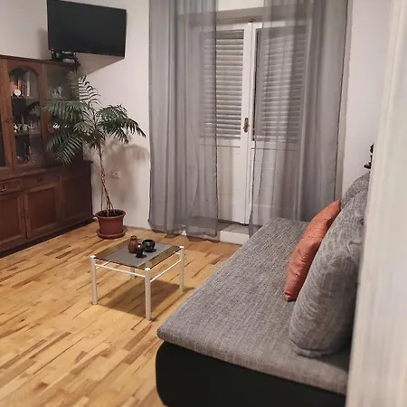 Aurora Apartman